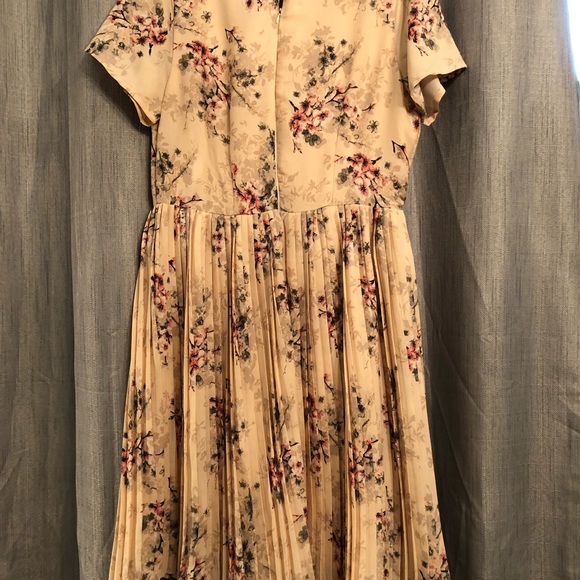 Pretty pink floral dress - Picture 5 of 7